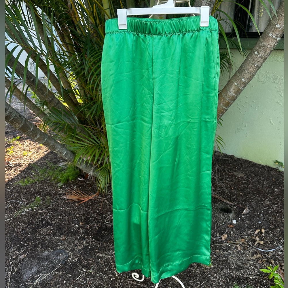 LOFT Bright Green Wide Leg Palazzo Pants. Wicked, Christmas, holiday, wide leg